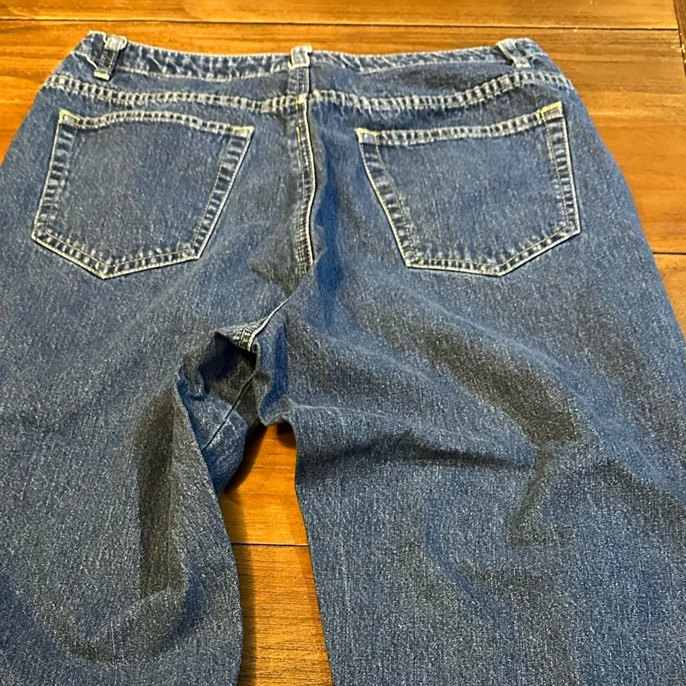 Liz Claiborne‎ LizWear size 10 Blue Capri Beaded Mid Rise Cotton Denim Jeans